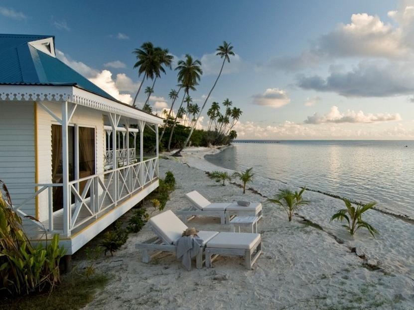 Opoa Beach Hotel Exterior photo